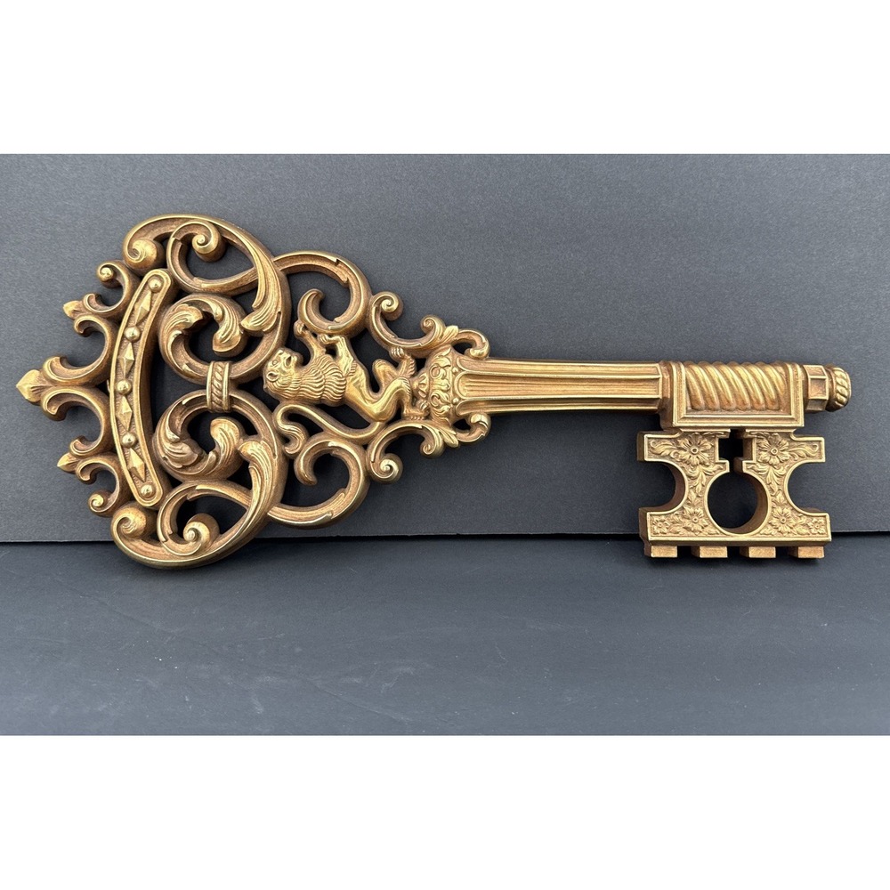VTG 1970s Syroco 3661-B Lion Skeleton Key Wall Decor Gold 17.5" USA